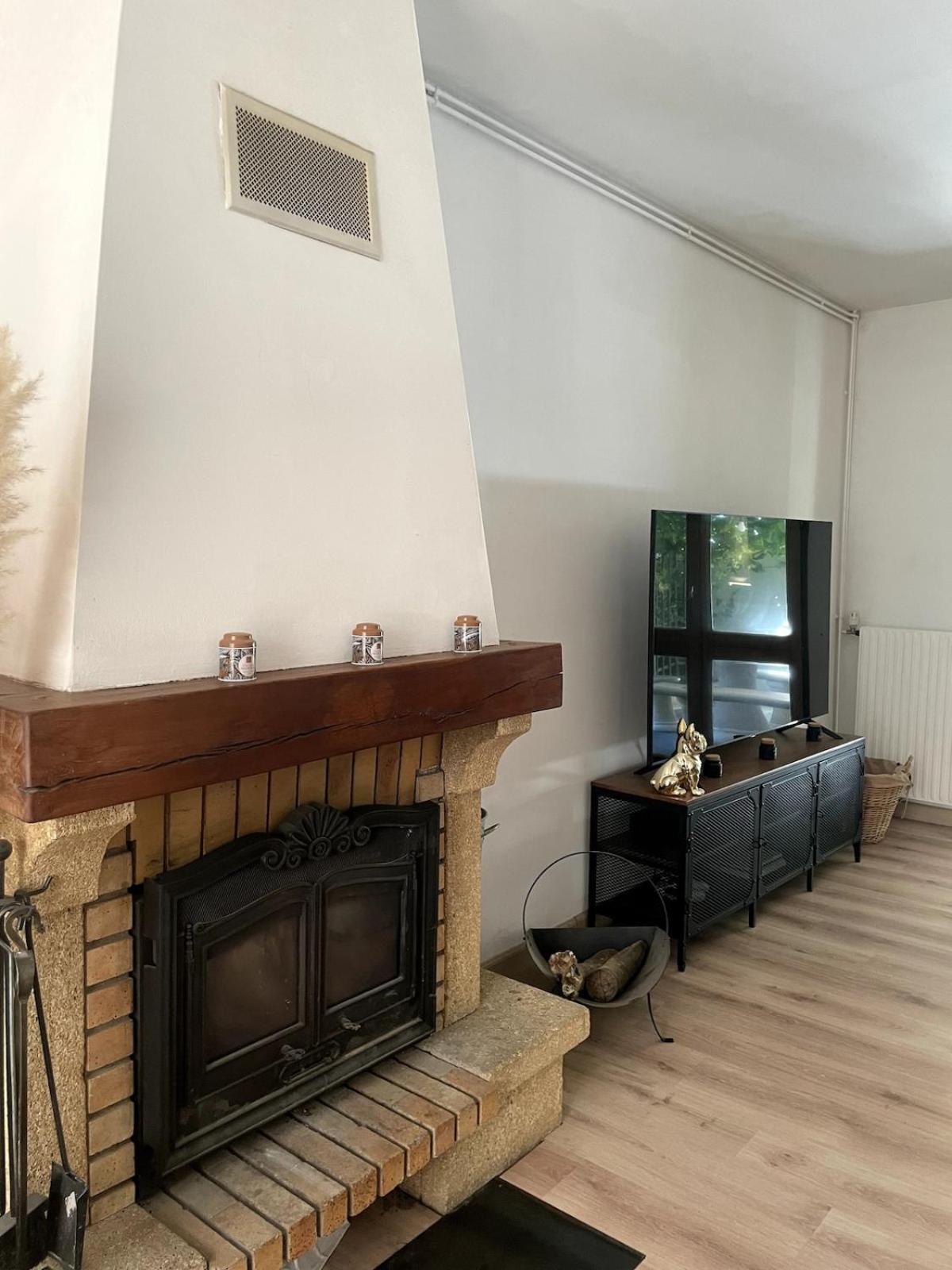 Сasa de vacaciones Maison 3 Chambres, Piscine Privee Terrain De Petanque Carcasona